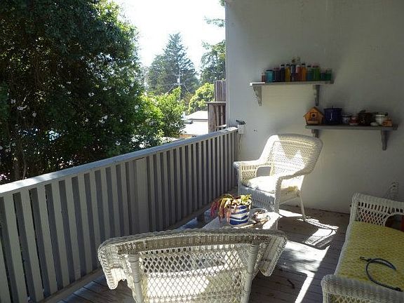 5th image of 460 Monterey Dr