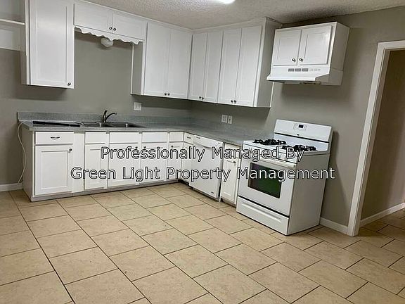 4th image of 5009 Monett St