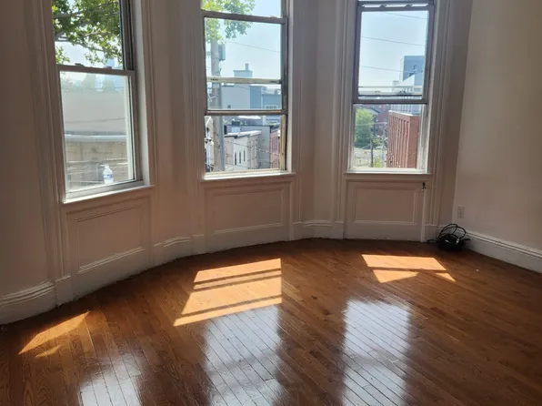 37 Summit Ave #3, Jersey City, NJ 07304