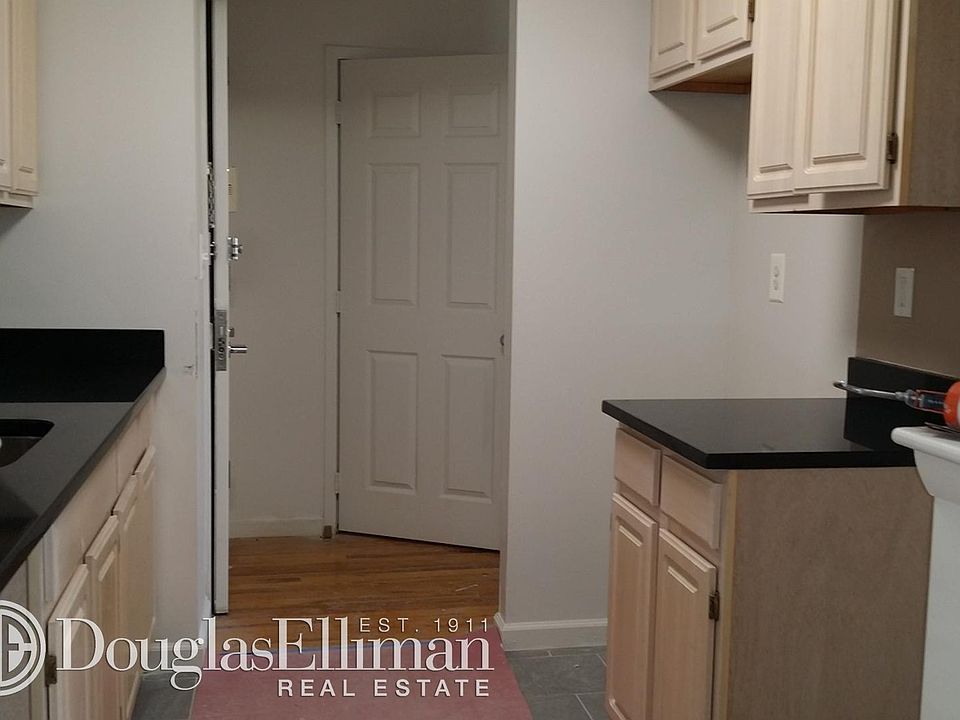 2nd image of 171 Clermont Ave APT 6C
