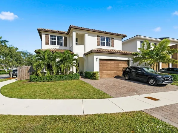 15293 SW 176th Ter, Miami, FL 33187