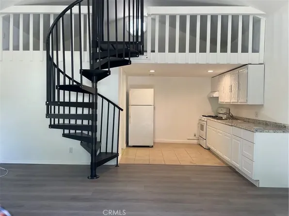 5820 Calvin Ave, Tarzana, CA 91356