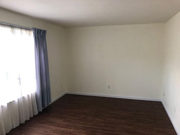 3rd image of 10120 Squire Meadows Dr