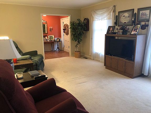 2nd image of 707 Crestview Dr