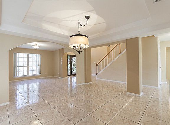 4th image of 2309 Monaco Dr