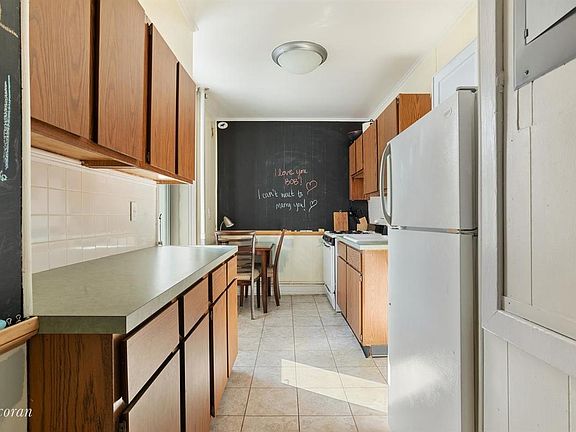 3rd image of 728 41st St APT 4A