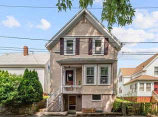 8 1/2 Myrtle Sq, Gloucester, MA 01930