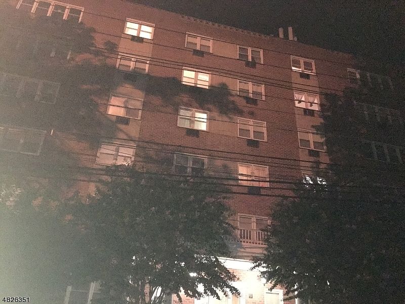 2nd image of 465-73 Valley St #7H