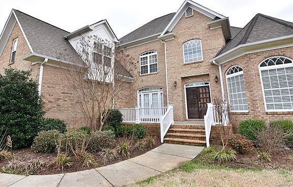 2nd image of 1016 Tomshire Dr