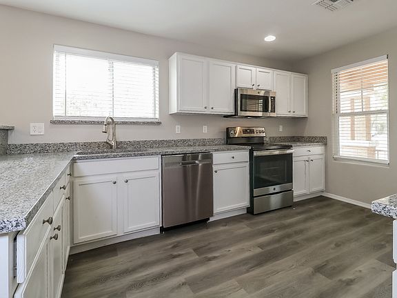 3rd image of 15299 W Adams St