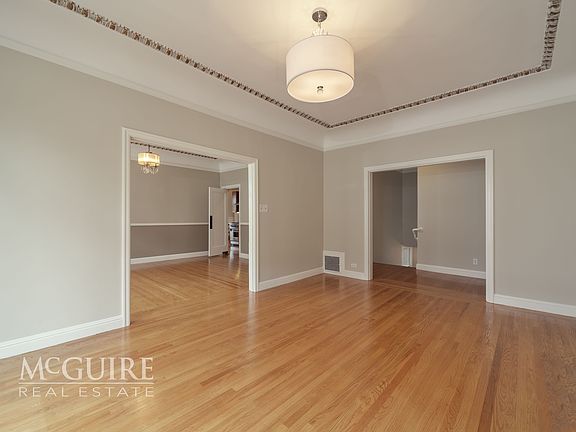 3rd image of 780 Bay St