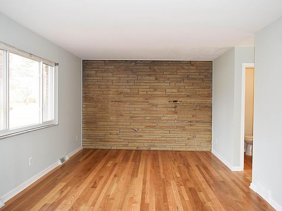 2nd image of 357 E North St