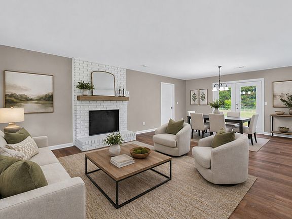 4th image of 16 Hattie Dr