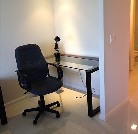 5th image of 100 Bayview Dr APT 830