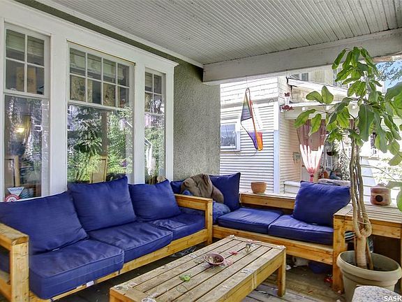 4th image of 2050 Garnet St