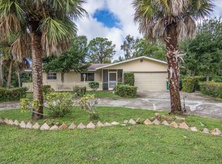 6735 Yarberry Ln, Naples, FL 34109