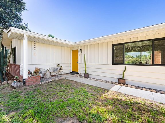 4th image of 33 Monterey Dr