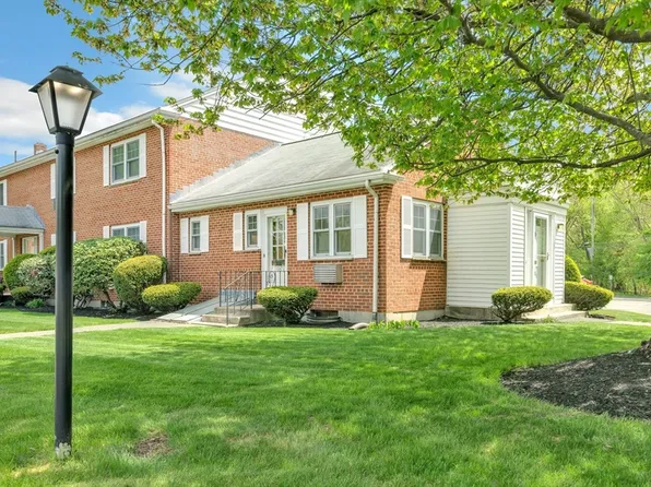 108 Emerson Gardens Rd Unit 108, Lexington, MA 02420