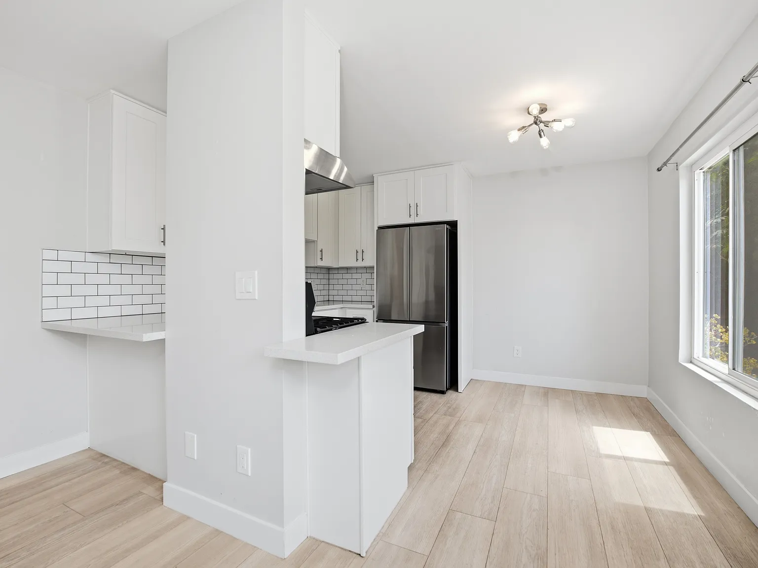 2 bed, 700 sqft, $2,795 — Photo 4