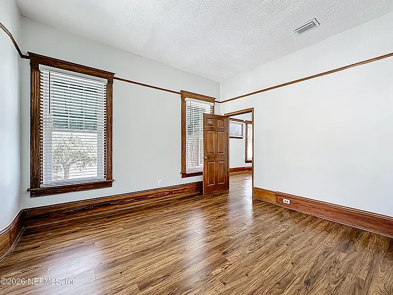 138 E Duval St — Photo 33