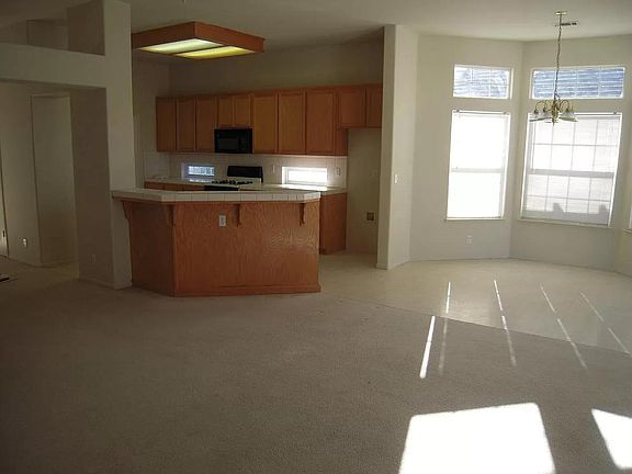 3rd image of 17701 Widmer Ln