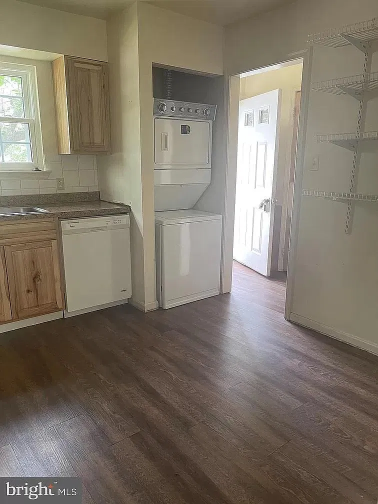 3 bed, 1392 sqft, $2,750 — Photo 4
