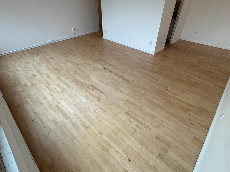 Townvue Heights Apartments — Photo 20
