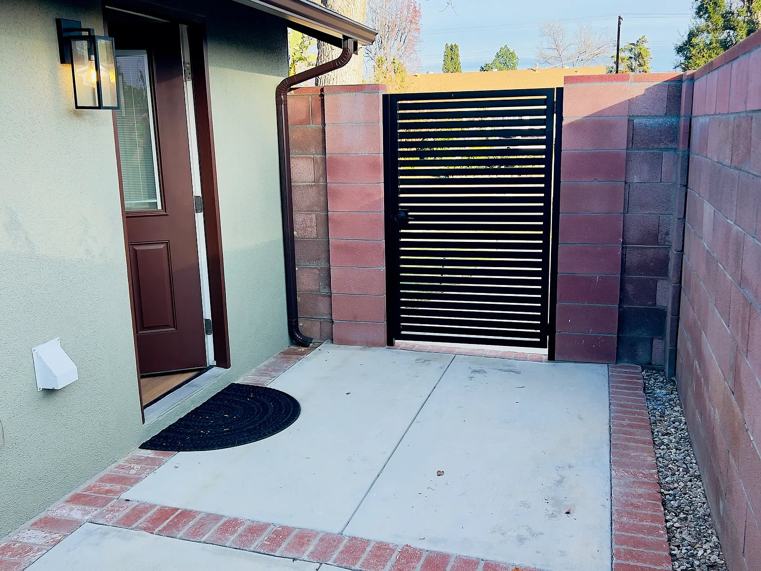 8133 Irondale Ave — Photo 4