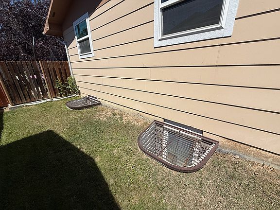 4th image of 318 S 1st Ave W