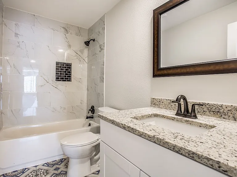 Creekside Condominumums — Photo 37