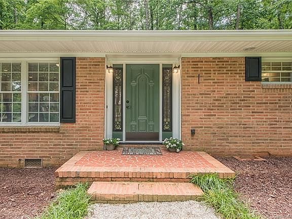 3rd image of 7511 Shady Ln
