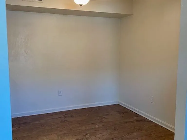 Eastwind Apartments — Photo 12
