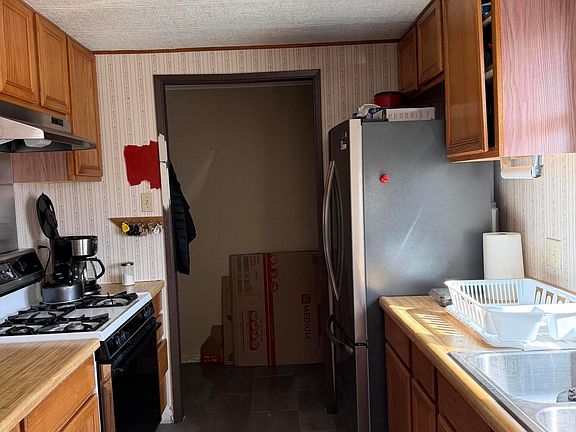 4th image of 6 Ketten Rd