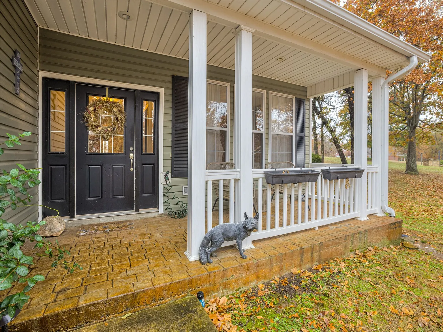 6 bed, 2.5 bath, 2970 sqft, $4,800 — Photo 4