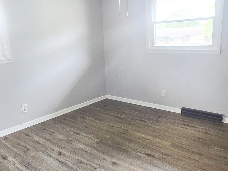 1341 Renslar Ave — Photo 10