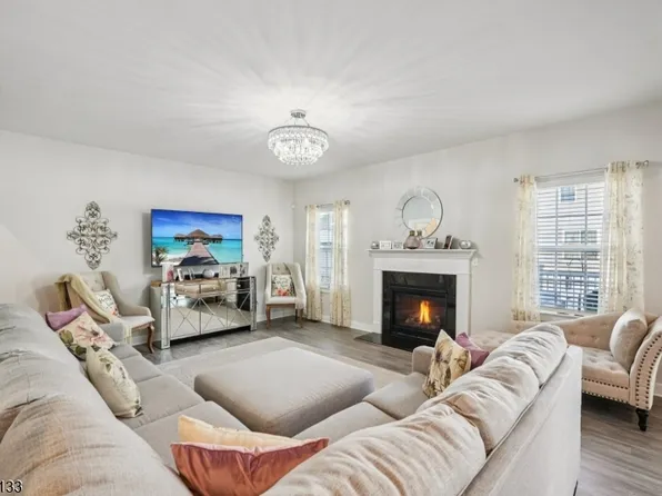 62 Trafalgar Ct, Sparta Twp., NJ 07871