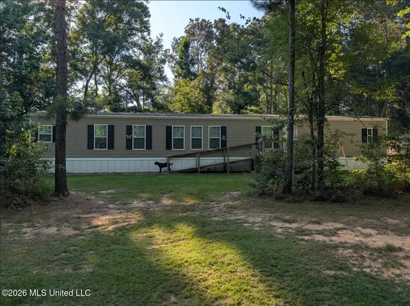 2006 Hopoca Rd, Carthage, MS 39051
