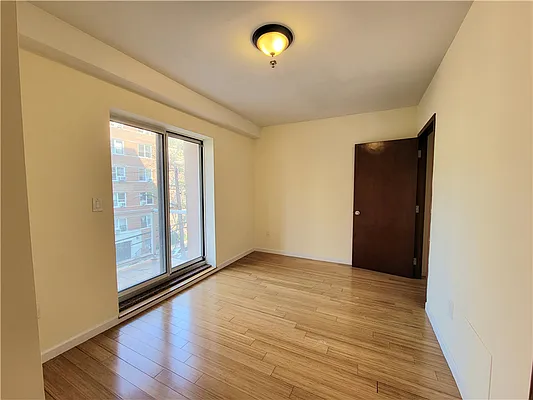 Rented by 18 REALTY | media 6