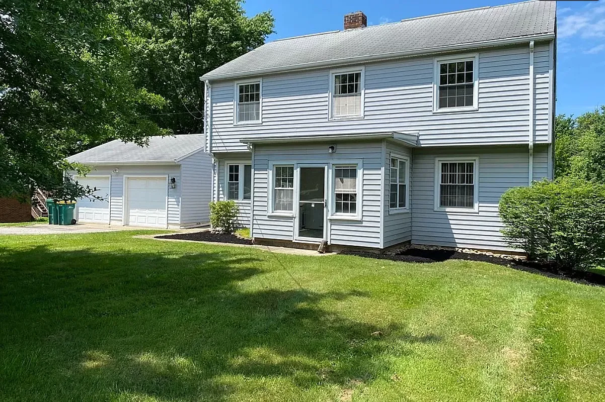 2 bed, 1843 sqft, $1,550 — Photo 1