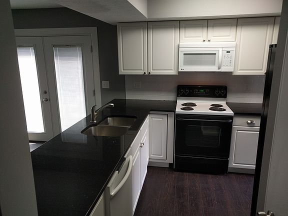 Electric Stove, Microwave & Dish Washer