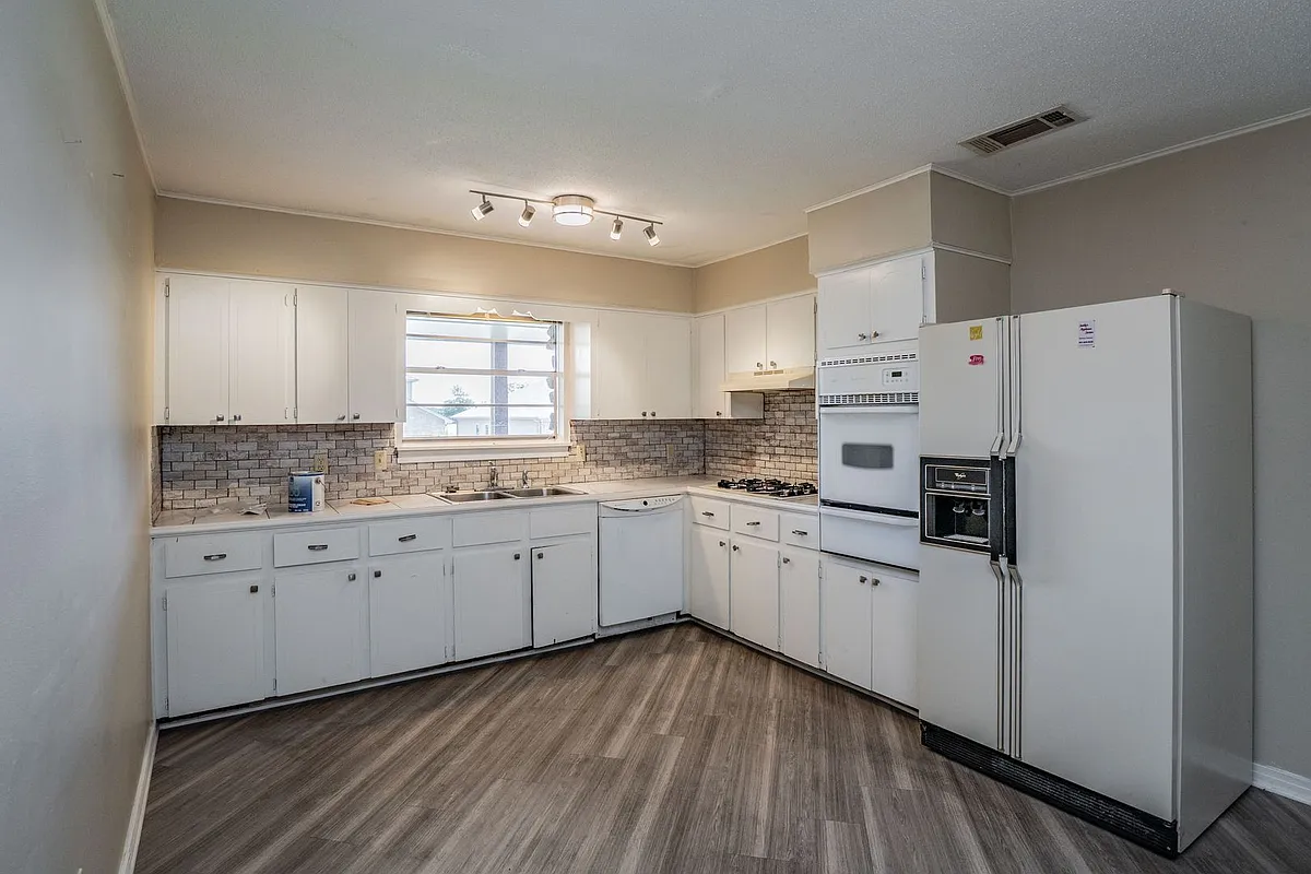 Building Photo - 28 Pleasant Cv