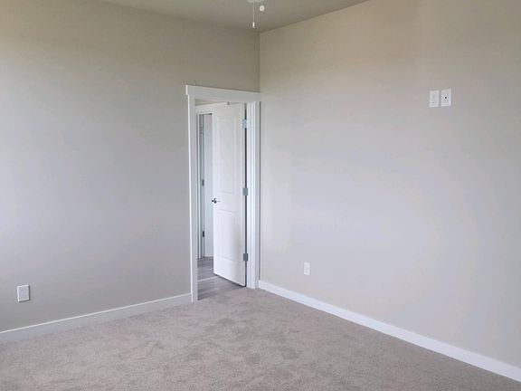 5th image of 10606 Palisades St SE