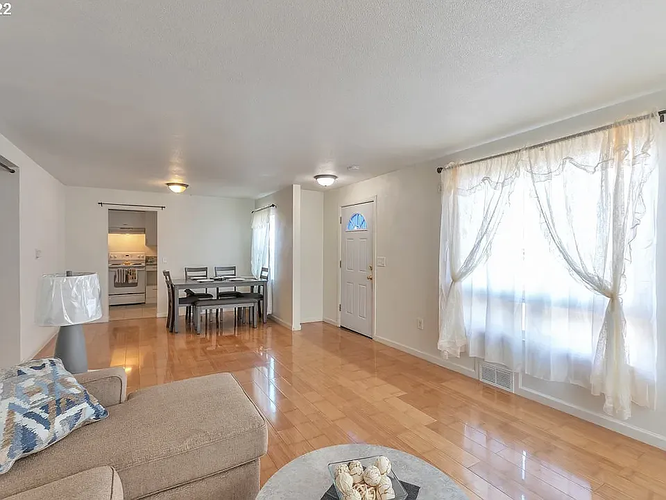 2 bed, 1098 sqft, $2,400 — Photo 4
