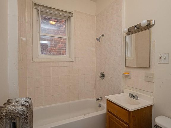 5th image of 839 S 19th St #12