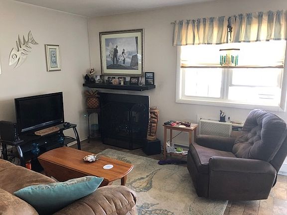 3rd image of 18 Oslo Ave #18