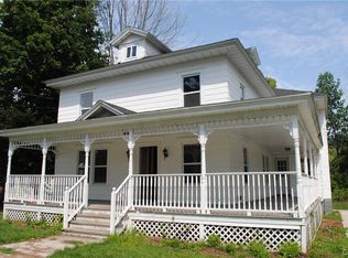 84 Frederick St, Constantia, NY 13044