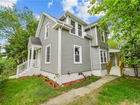 66 Arnold St E, Providence, RI 02906