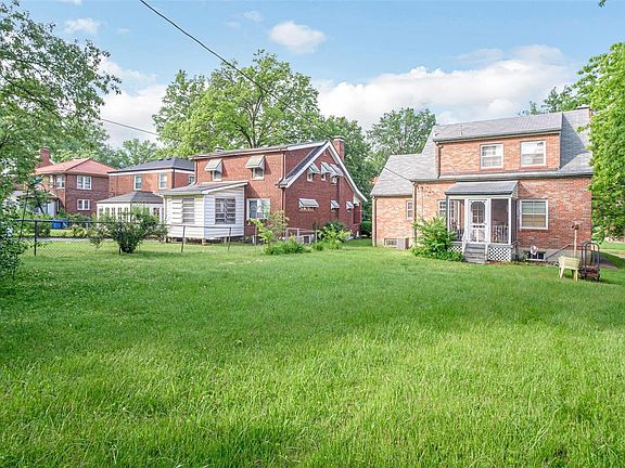Beautifully spacious back yard!