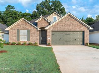3367 Grand Lake Dr, Bossier City, LA 71111
