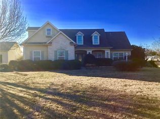 136 Lunday Ln, Burleson, TX 76028